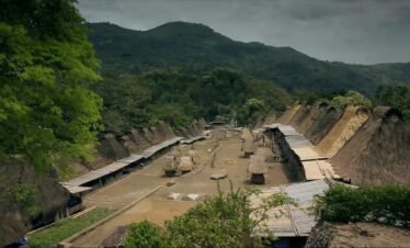 flores village tour