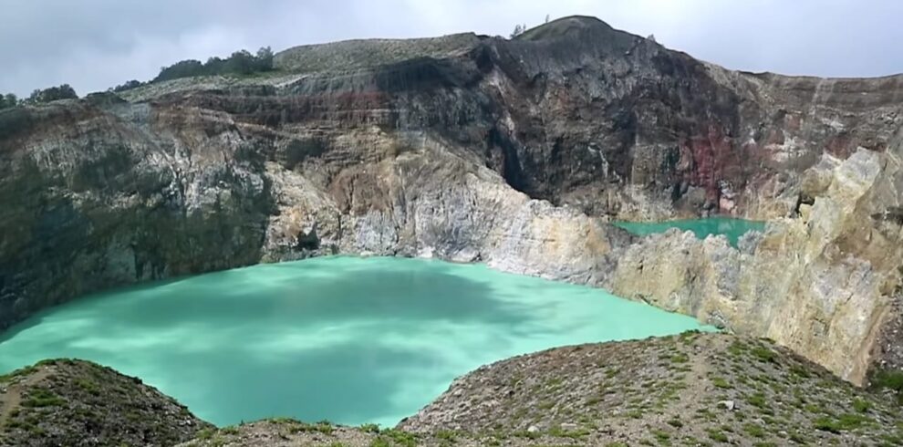 kelimutu lake tour